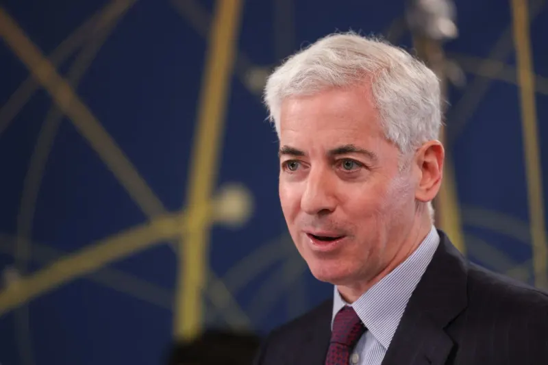 A gold sieve retains a few gems while ordinary stones fall away, symbolizing Ackman’s selective stock picking.