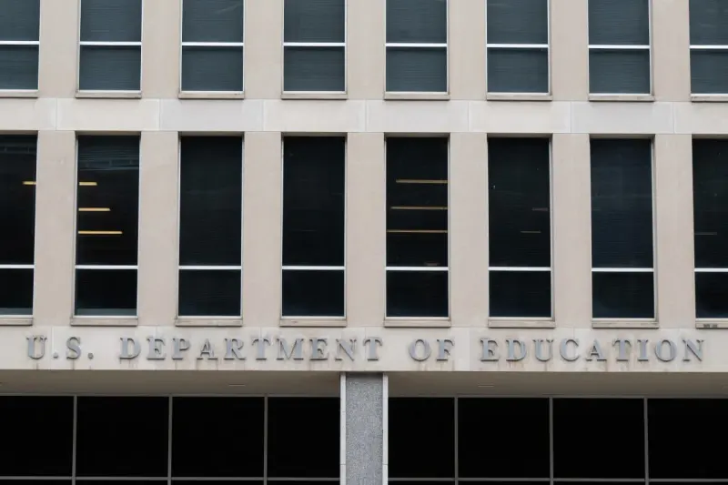 An erased debt chain leaves a dark shadow on a blank ledger, symbolizing canceled loans still appearing on credit reports.