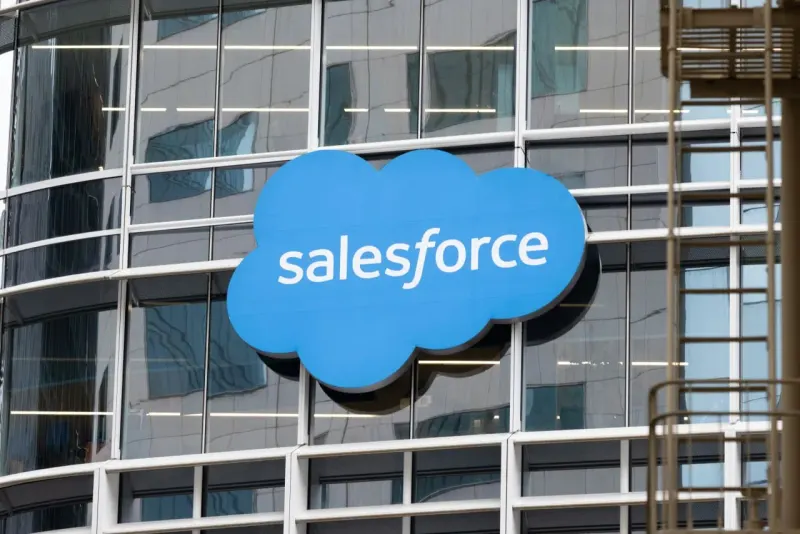 A cloud-shaped engine fueled by a neural network rises above a benchmark, symbolizing Salesforce’s AI-led quarterly beat.