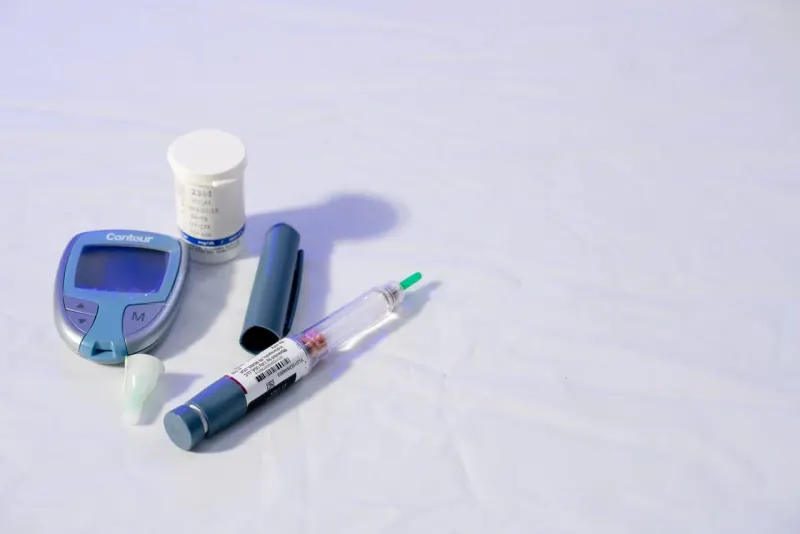 Two Medicare paths reach identical health gauges despite grocery and fitness perks on one route.