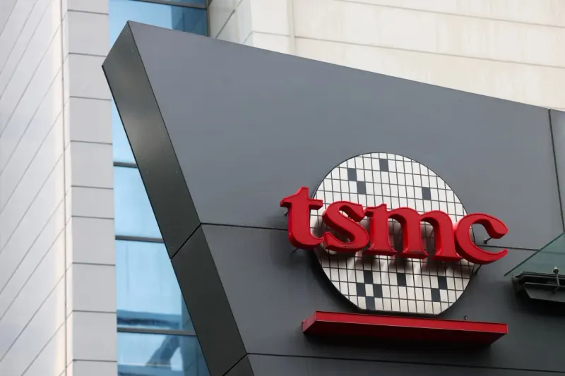 A silicon wafer forms a rising staircase that breaks through a glass ceiling, symbolizing TSMC's expected growth.